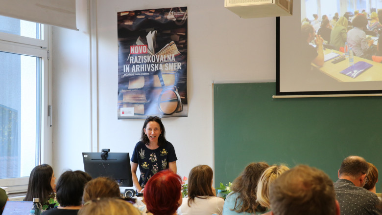 Predstavitev z vajami Vrednotenje zgodovinskih virov za pouk zgodovine v učilnici, na terenu ali na daljavo – prof. dr. Danijela Trškan, foto: Polona Meglič     